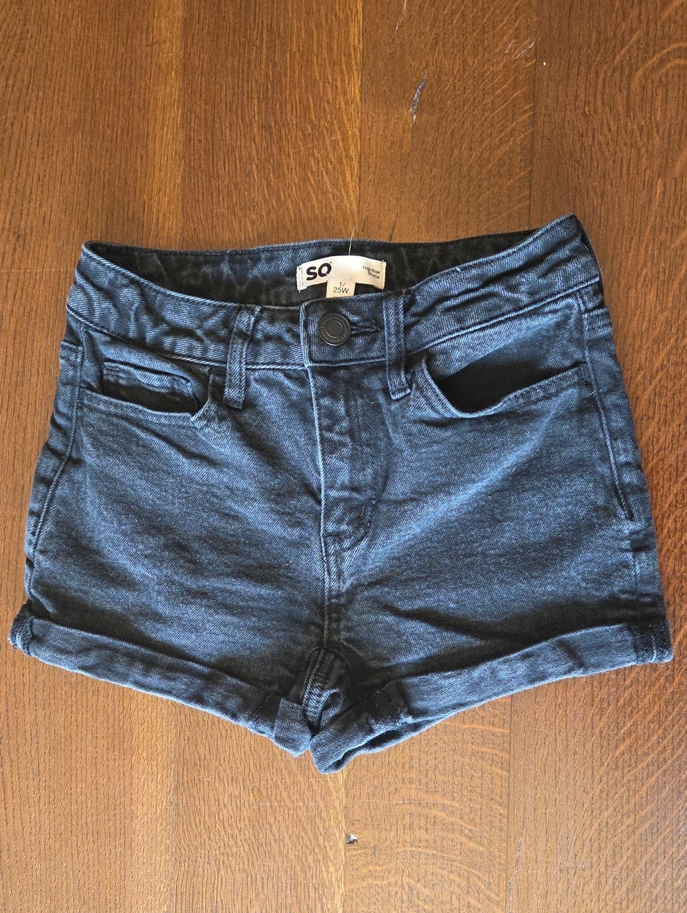 SO Women's High-Rise jean shorts in Black